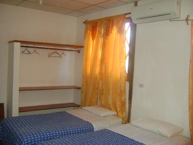 Hôtel Las Gardenias à Puerto Villamil Extérieur photo