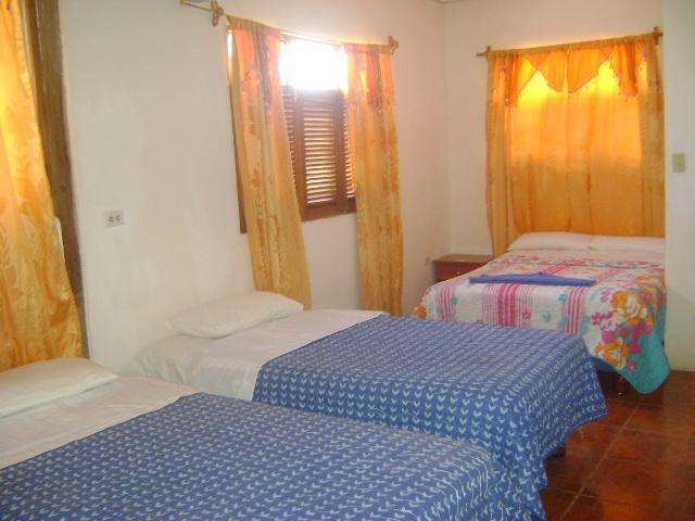 Hôtel Las Gardenias à Puerto Villamil Extérieur photo