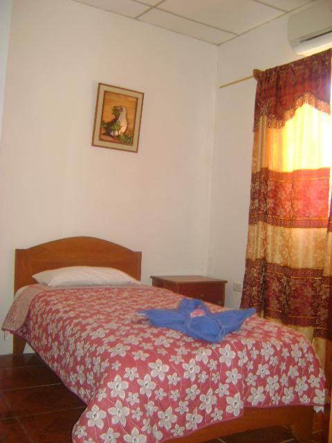 Hôtel Las Gardenias à Puerto Villamil Extérieur photo