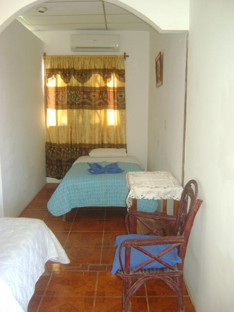 Hôtel Las Gardenias à Puerto Villamil Extérieur photo