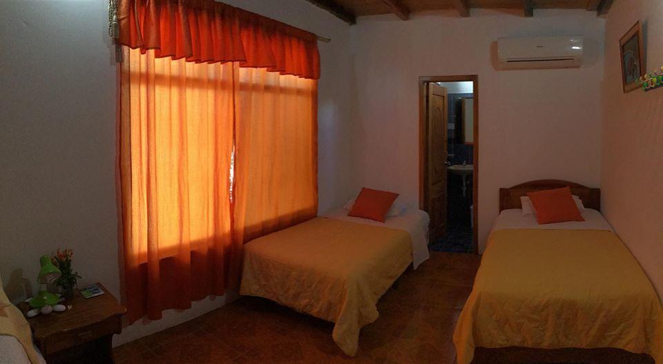 Hôtel Las Gardenias à Puerto Villamil Extérieur photo